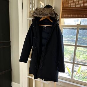 North Face Navy parka/coat above the knee M very warm